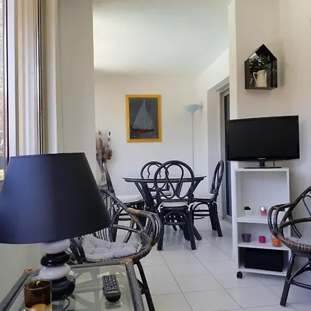 Magnifique 2 Pieces Au Coeur Du Golf De Valescure Apartment *